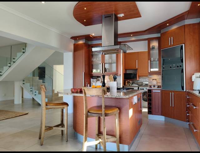 5 BEDROOM HOUSE FOR SALE IN MARINA MARTINIQUE
